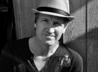 Steve Tasane - photo